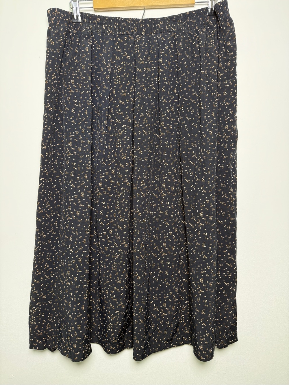 Vintage 90s Black Floral Pleated Midi Skirt